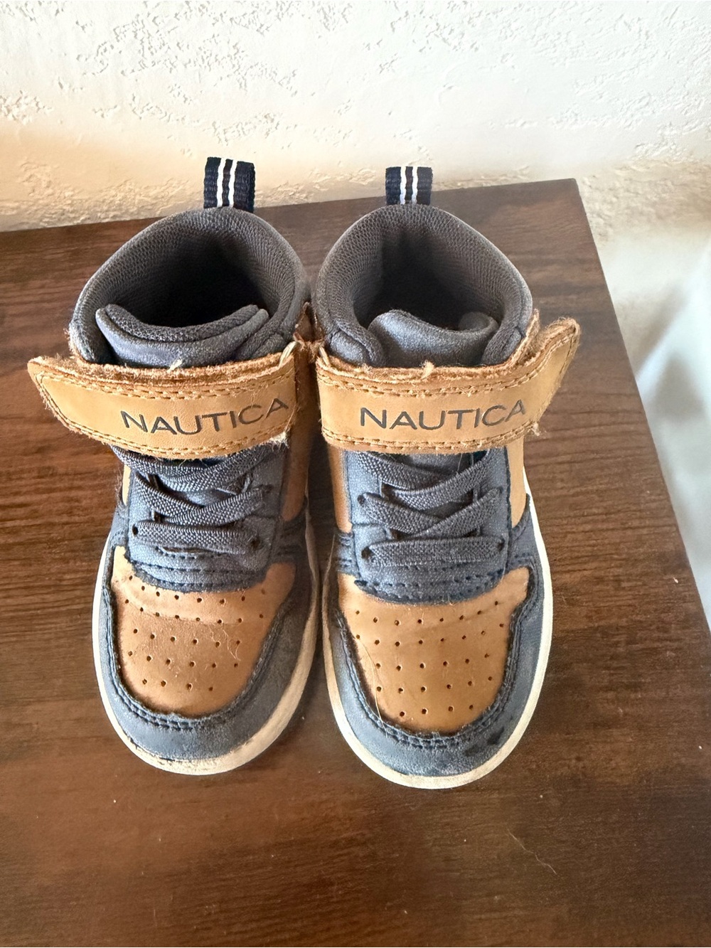 Nautica Kids High-Top Sneakers in Gray and Tan